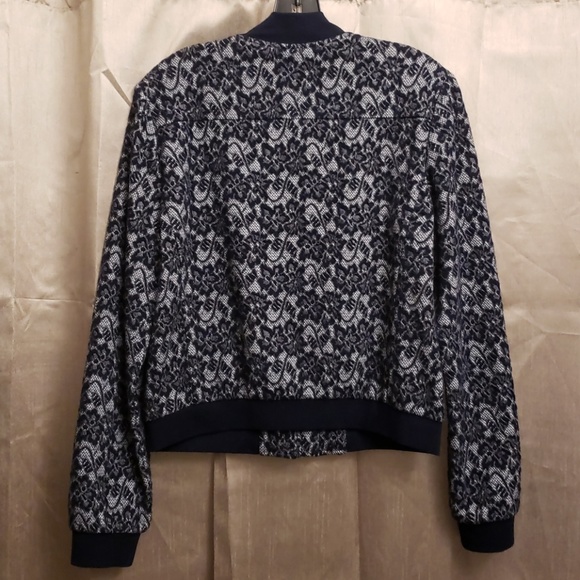 ⭐️2/$25⭐️BCBGMAXAZRIA jacket - Picture 4 of 4